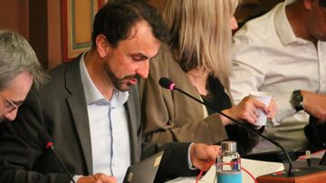 Affaire Abreu : au conseil municipal de Lyon, Grégory Doucet met directement en cause l’entourage de Jean-Michel Aulas
