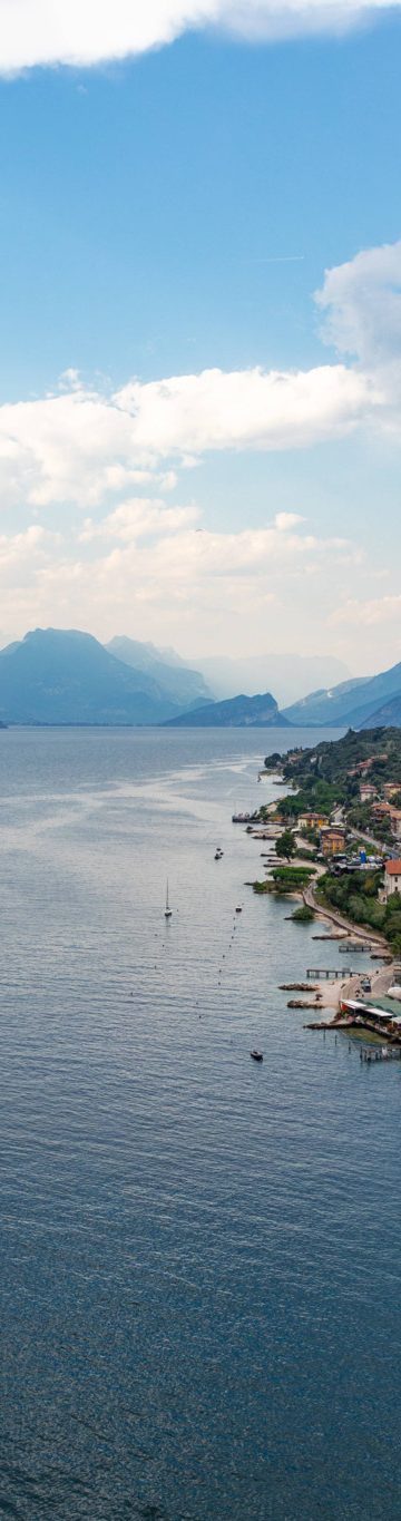 Accident en Italie: Un Suisse de 37 ans meurt en parapente au lac de Garde