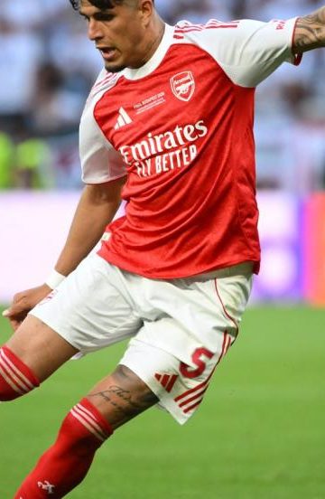 Mercato : Arsenal lève l'option d'achat pour Piero Hincapié, le défenseur aurait signé un contrat de 5 ans